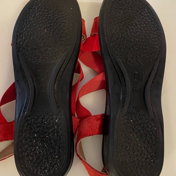 Red A’rcopedico Made in Portugal Sandals - Picture 2 of 5